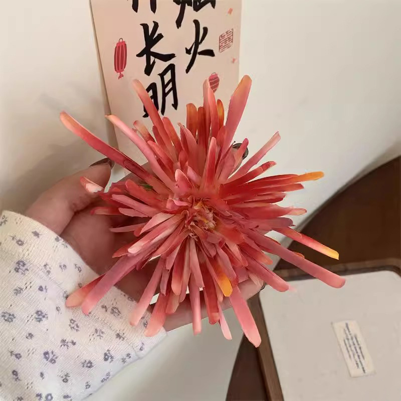 Fairy-like Crab Claw Chrysanthemum Duckbill Clip - Image 7