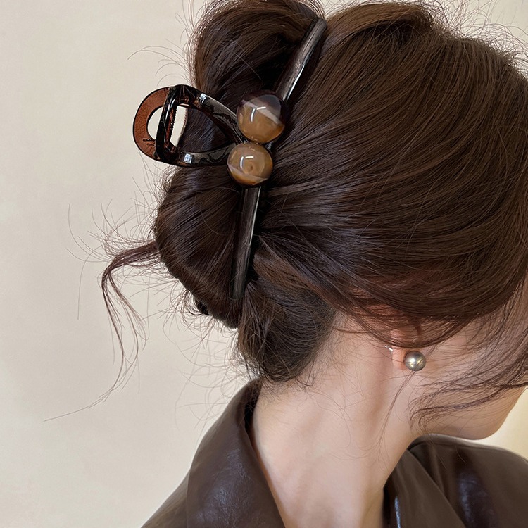 Maillard Theory Hair Claw - 2025 Earth Tone Trend - Image 3