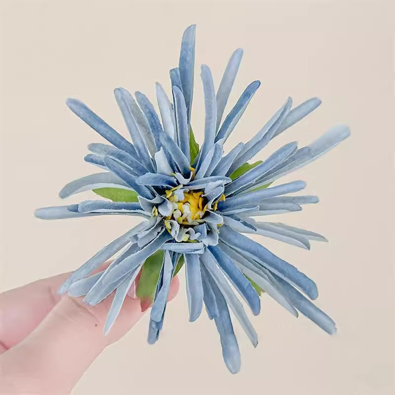 Fairy-like Crab Claw Chrysanthemum Duckbill Clip - Image 5