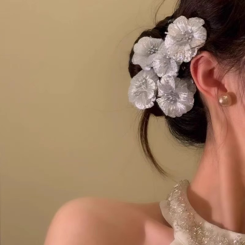 Metallic Floral Hair Clip Set - Premium Bangs Accessory - Image 3