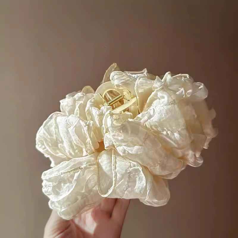 Baby Pink Bow Claw Clip - Voluminous Hair Enhancer - Image 3