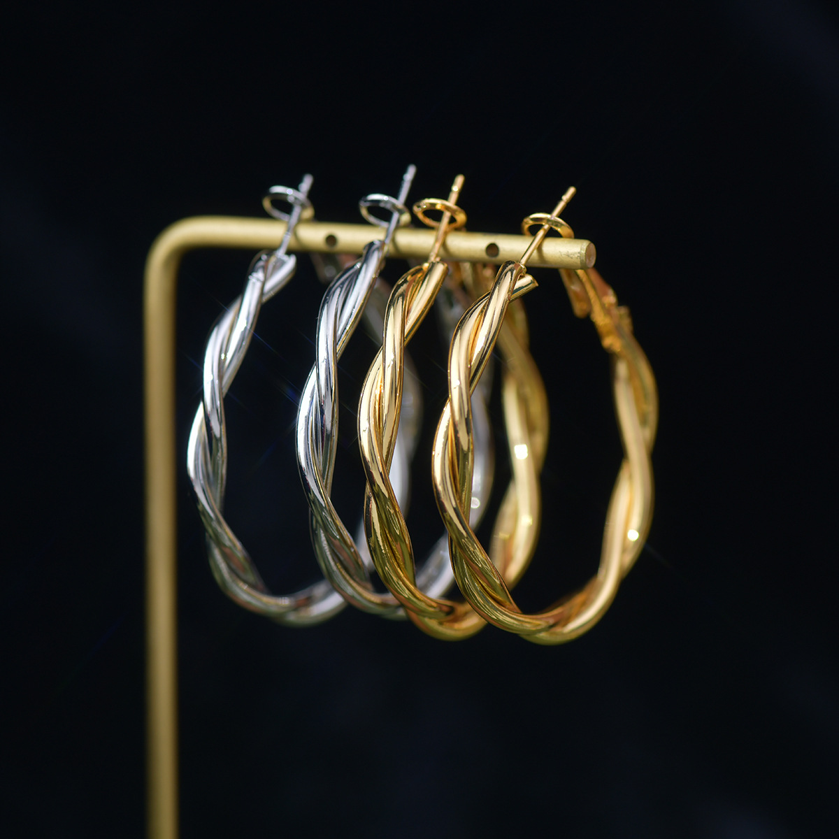 Twisted Hoops - Instagram Minimalism