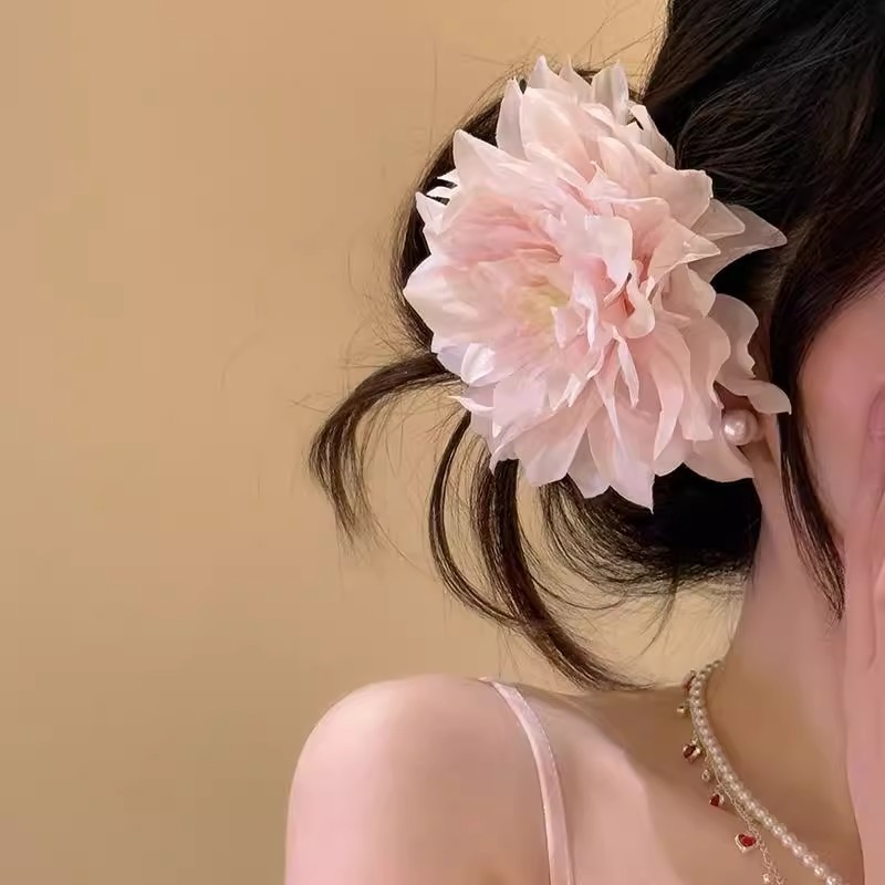 Blush Pink Floral Side Clip - Vacation Styling Essential - Image 2