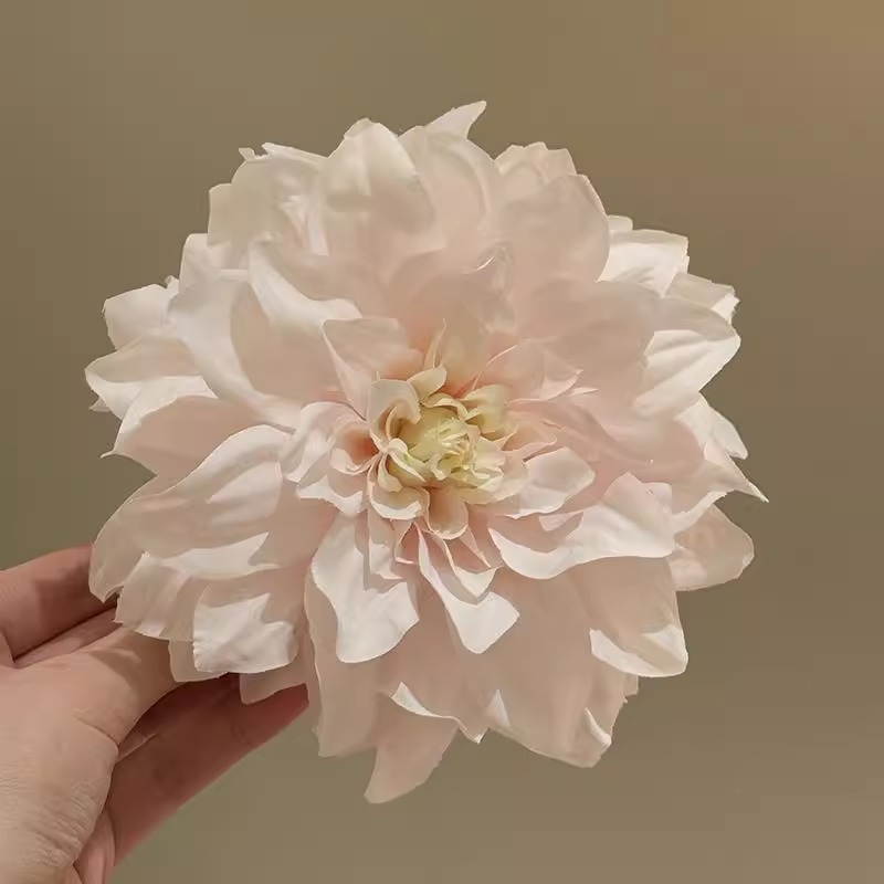 Blush Pink Floral Side Clip - Vacation Styling Essential - Image 4