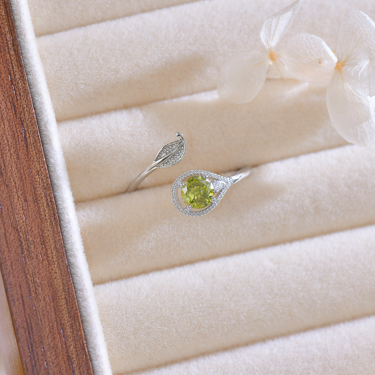 3D Olive Leaf Ring - Haute Couture Statement - Image 7