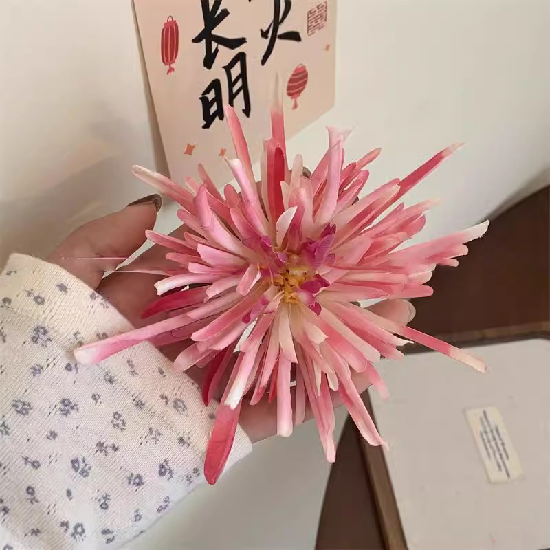 Fairy-like Crab Claw Chrysanthemum Duckbill Clip - Image 6